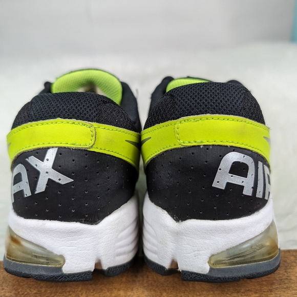 Nike MaxRun Lite 4 running shoes, Youth size 7, yellow - Picture 4 of 10